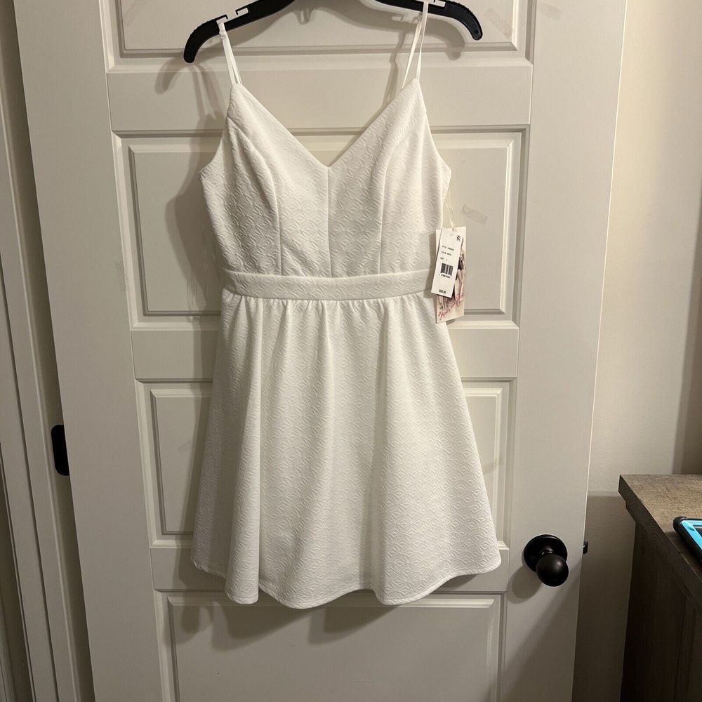 Honey and Rosie  white with spaghetti straps V-neck skater‎ dress Size 3